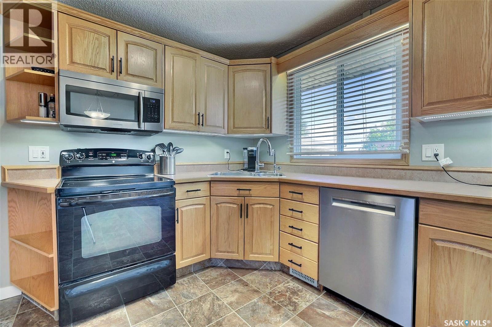 275 Rodenbush Drive, Regina, Saskatchewan  S4R 6X1 - Photo 11 - SK044852
