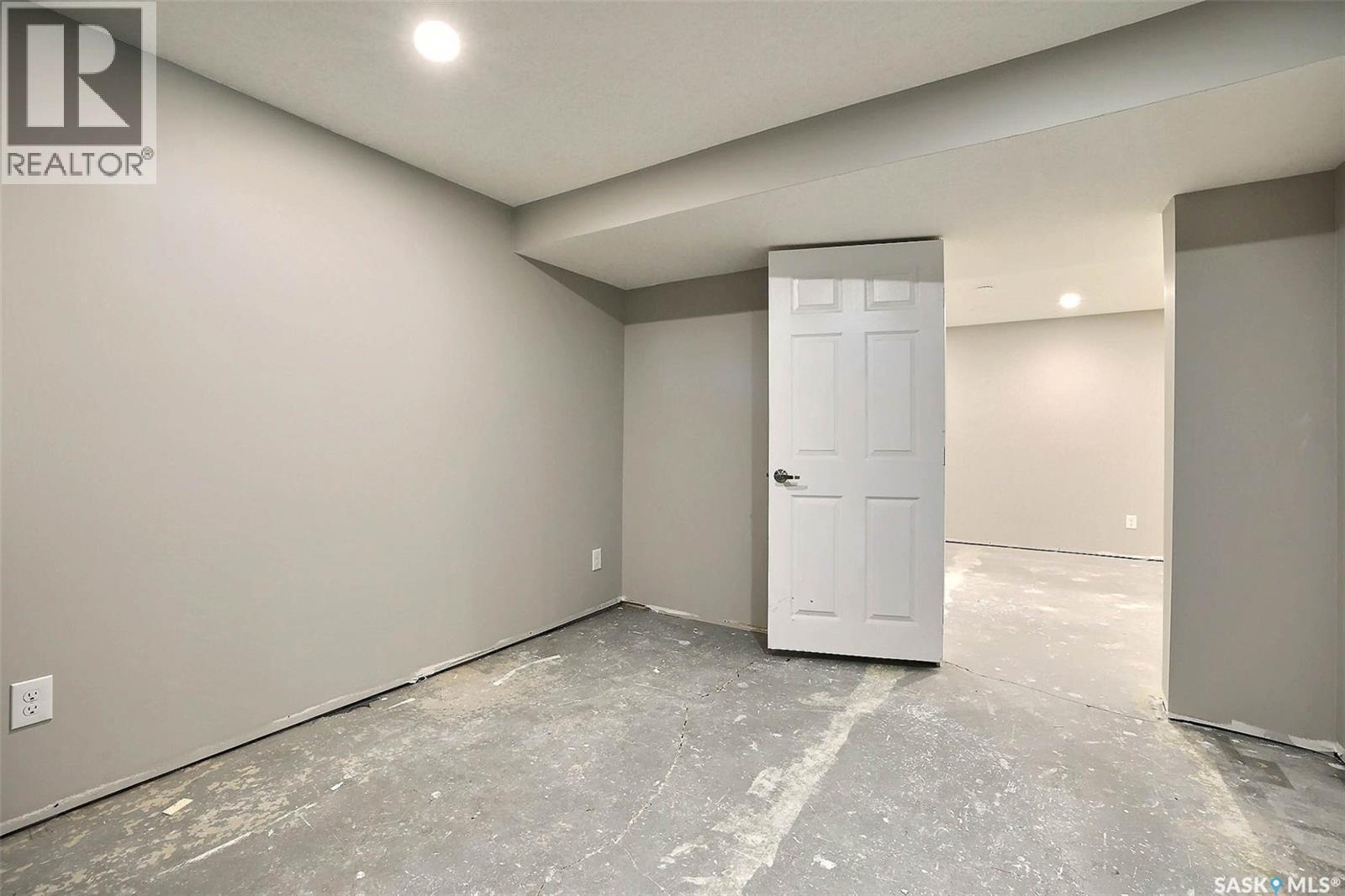 275 Rodenbush Drive, Regina, Saskatchewan  S4R 6X1 - Photo 24 - SK044852
