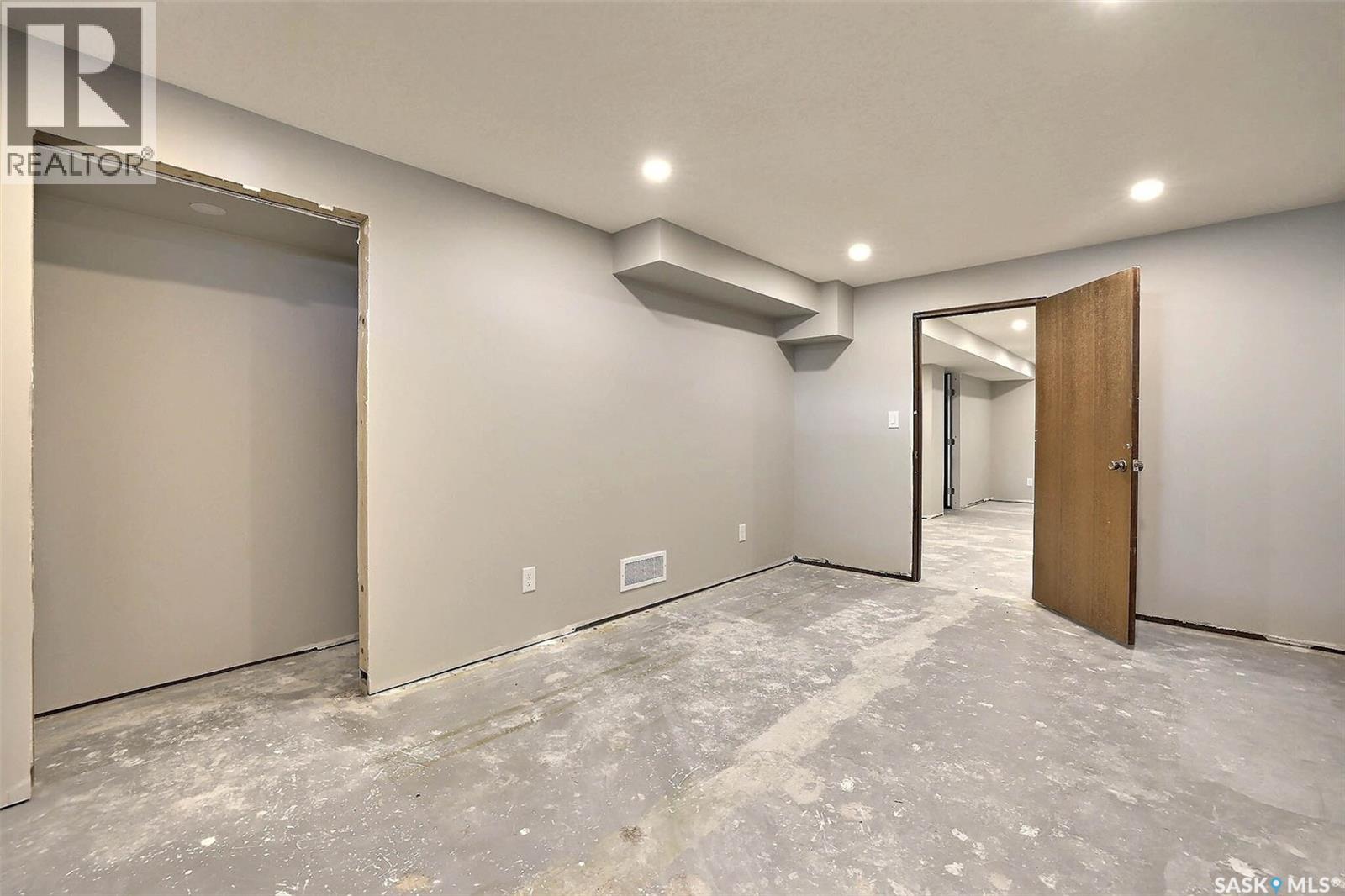 275 Rodenbush Drive, Regina, Saskatchewan  S4R 6X1 - Photo 27 - SK044852