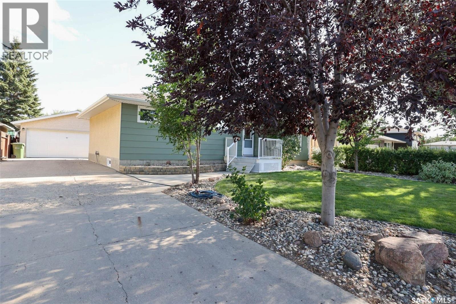 275 Rodenbush Drive, Regina, Saskatchewan  S4R 6X1 - Photo 3 - SK044852