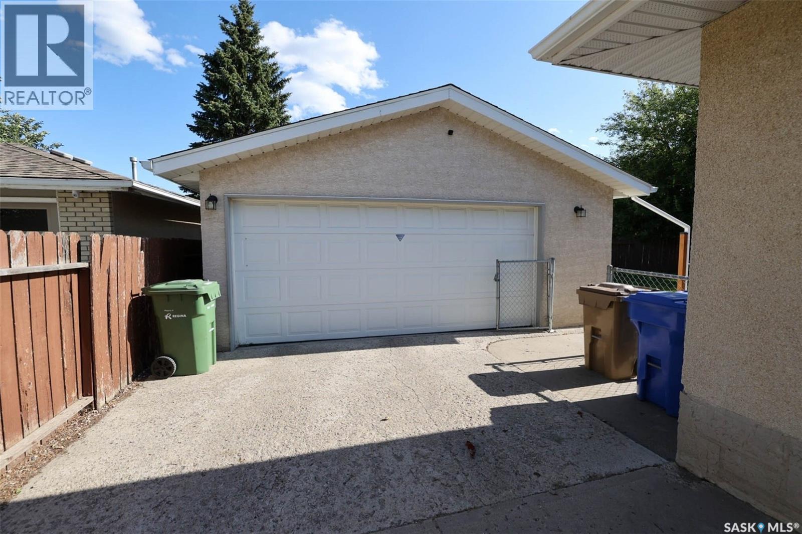 275 Rodenbush Drive, Regina, Saskatchewan  S4R 6X1 - Photo 31 - SK044852