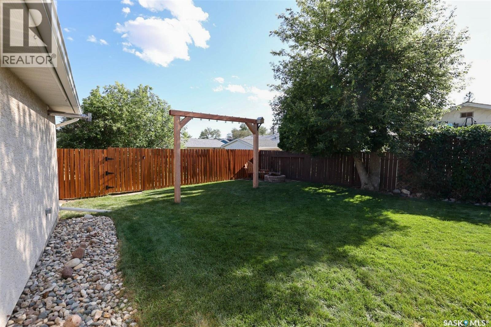 275 Rodenbush Drive, Regina, Saskatchewan  S4R 6X1 - Photo 36 - SK044852