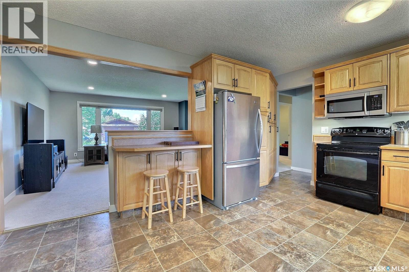 275 Rodenbush Drive, Regina, Saskatchewan  S4R 6X1 - Photo 9 - SK044852