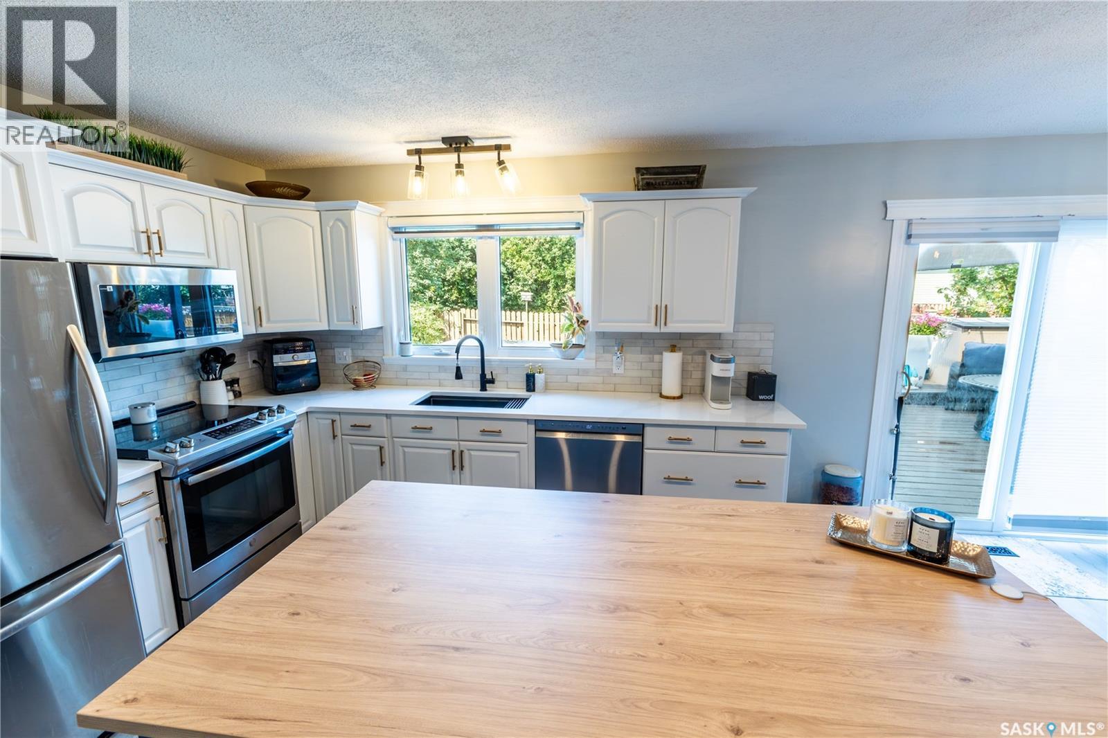 1259 Maybery Crescent, Moose Jaw, Saskatchewan  S6H 6X7 - Photo 10 - SK044648