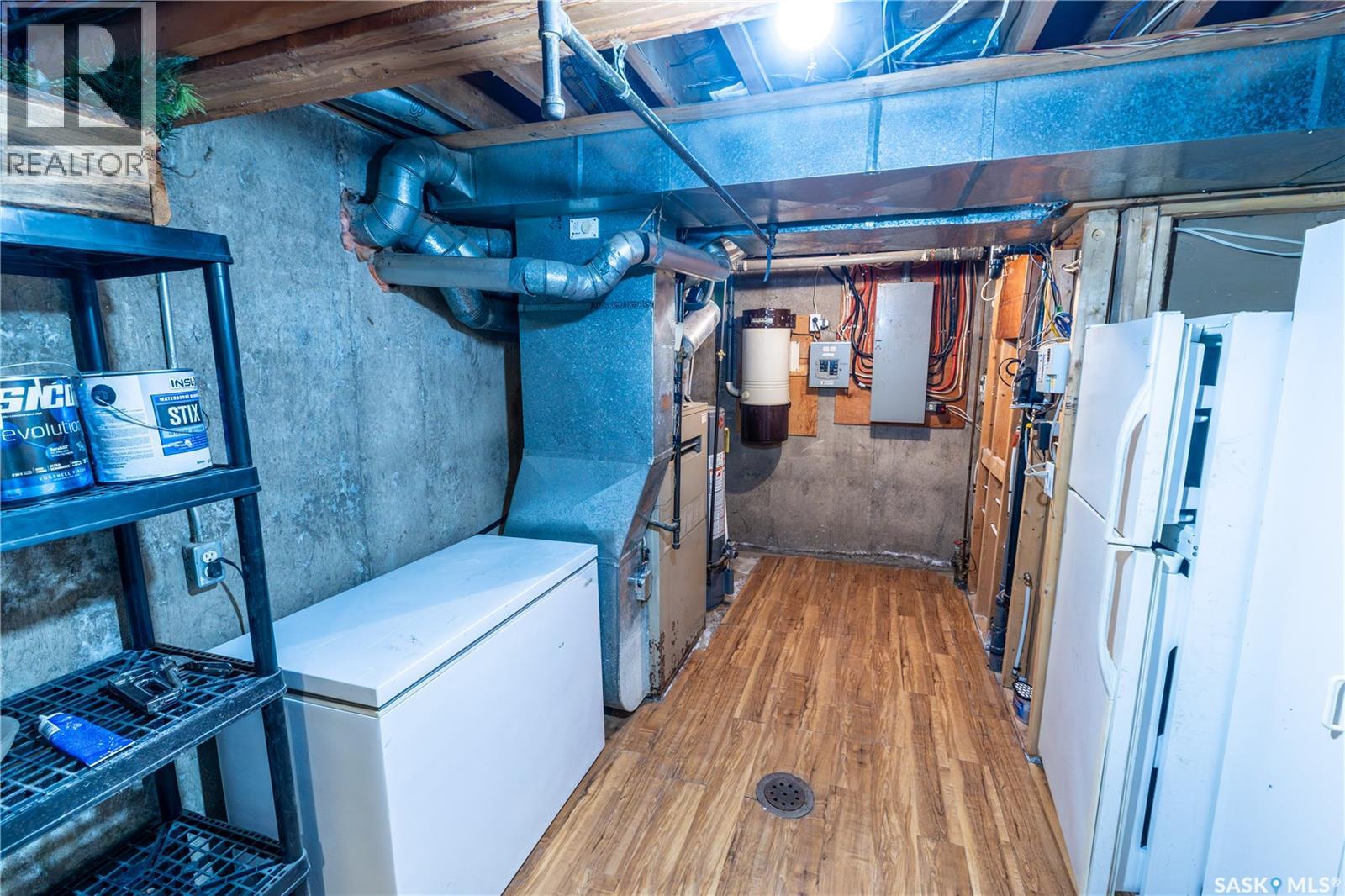 1259 Maybery Crescent, Moose Jaw, Saskatchewan  S6H 6X7 - Photo 43 - SK044648