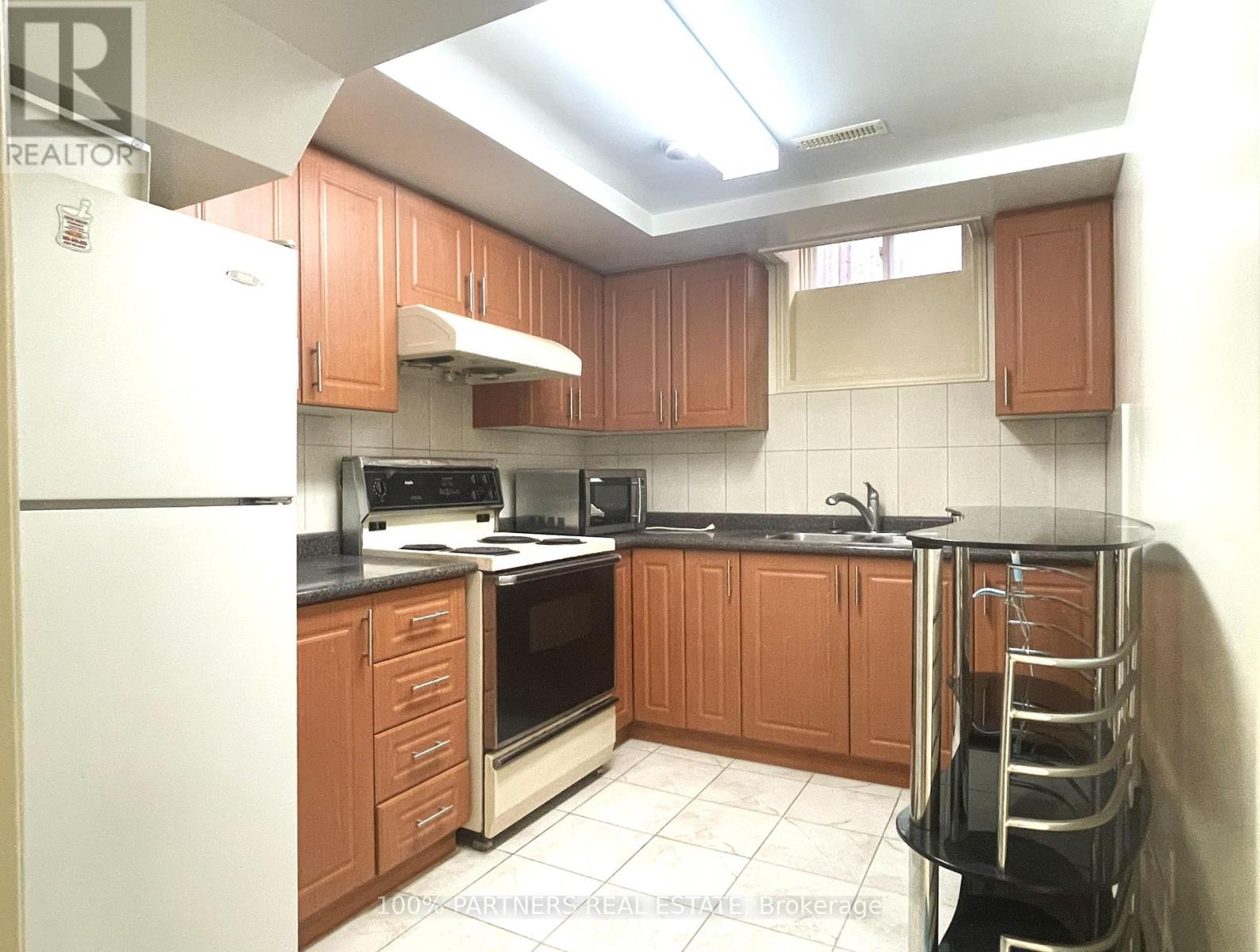 Whole Basement - 23 Vickers Road, Markham, Ontario  L3R 6S7 - Photo 5 - N13591326