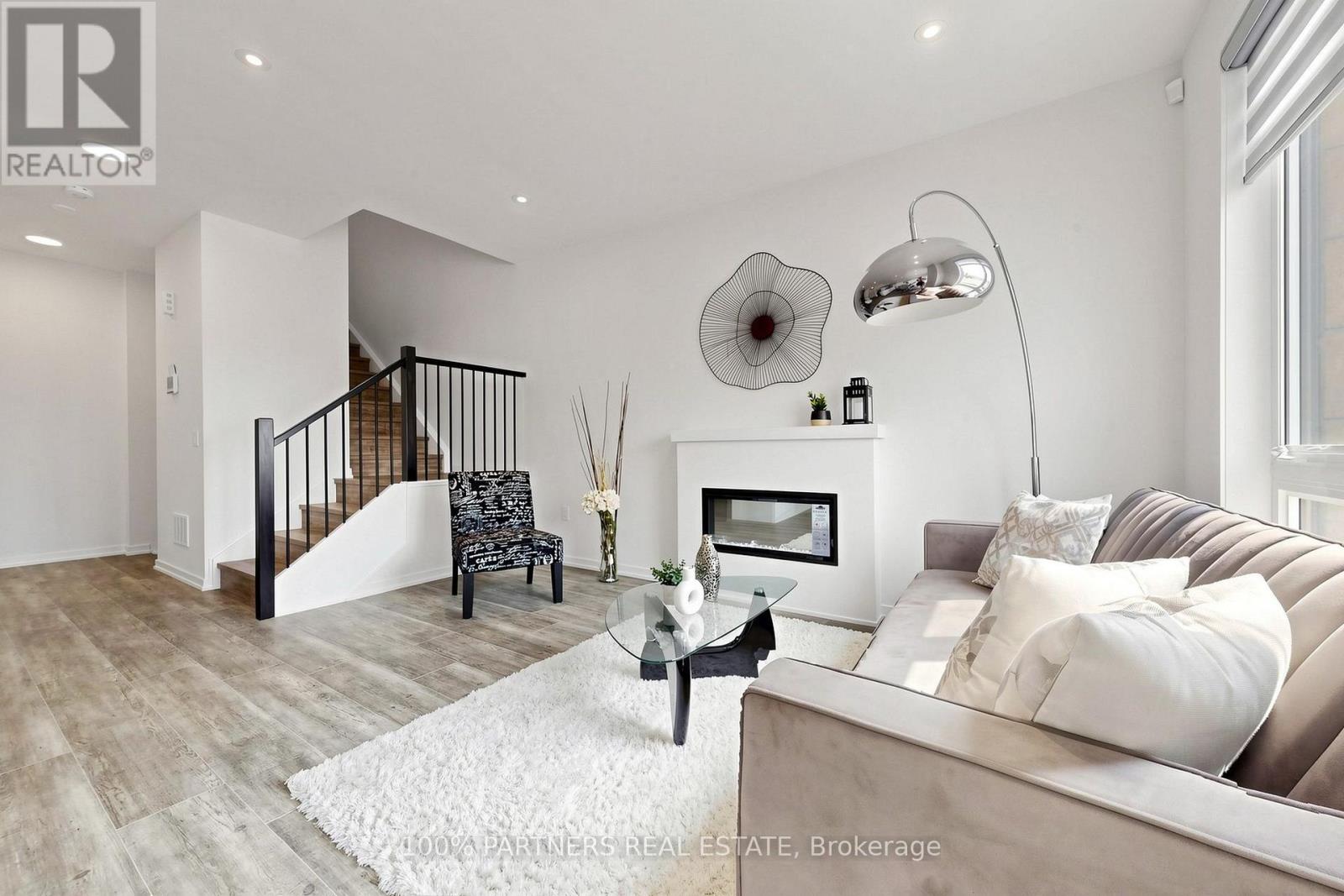 1422 19th Avenue, Richmond Hill, Ontario  L4E 3R9 - Photo 6 - N13579452