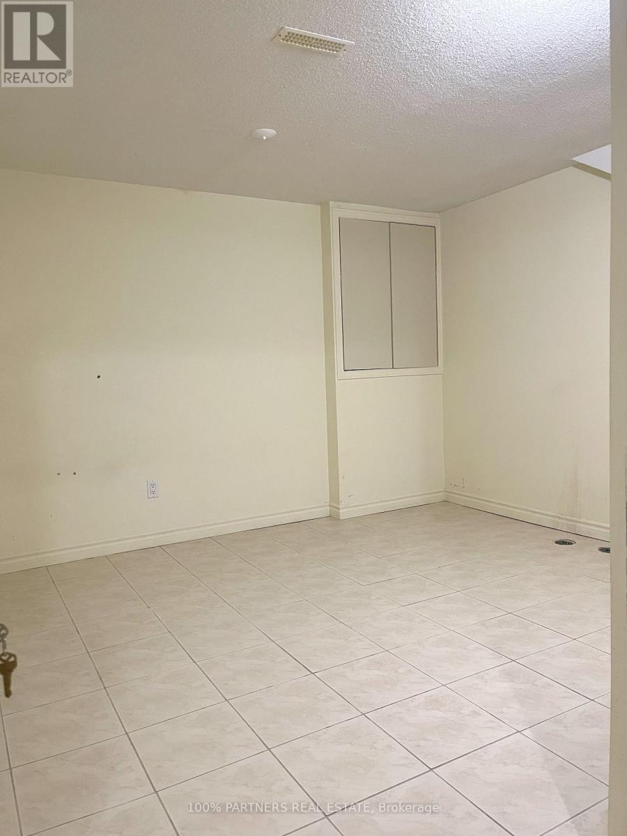 Whole Basement - 23 Vickers Road, Markham, Ontario  L3R 6S7 - Photo 6 - N13591326