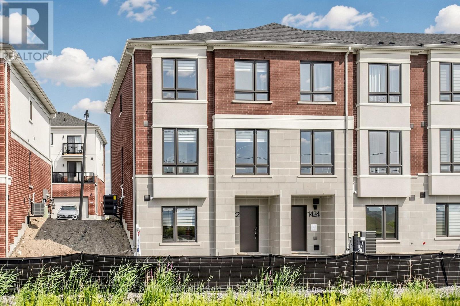1422 19th Avenue, Richmond Hill, Ontario  L4E 3R9 - Photo 2 - N13579452