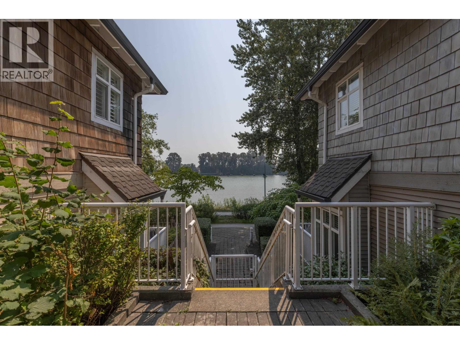 2826 E Kent Avenue South, Vancouver, British Columbia  V5S 4T4 - Photo 28 - R3153613