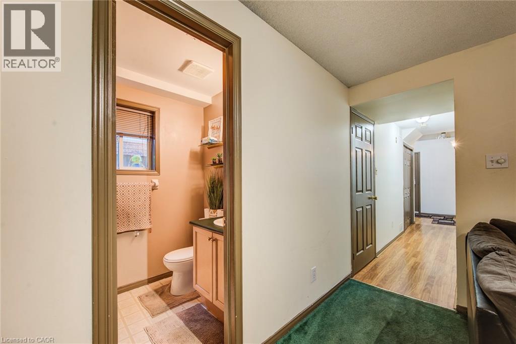 562 Erinbrook Drive, Kitchener, Ontario  N2E 3M8 - Photo 12 - 40845438