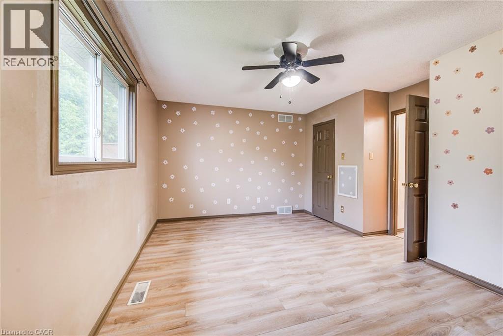 562 Erinbrook Drive, Kitchener, Ontario  N2E 3M8 - Photo 28 - 40845438