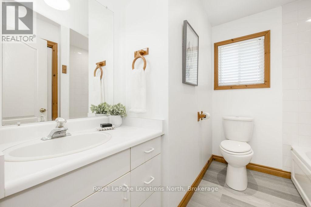 39 Mccague Street, Wasaga Beach, Ontario  L9Z 2E5 - Photo 18 - S13584214