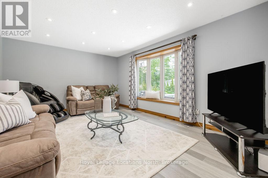 39 Mccague Street, Wasaga Beach, Ontario  L9Z 2E5 - Photo 11 - S13584214