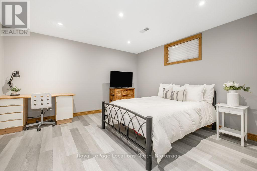 39 Mccague Street, Wasaga Beach, Ontario  L9Z 2E5 - Photo 23 - S13584214