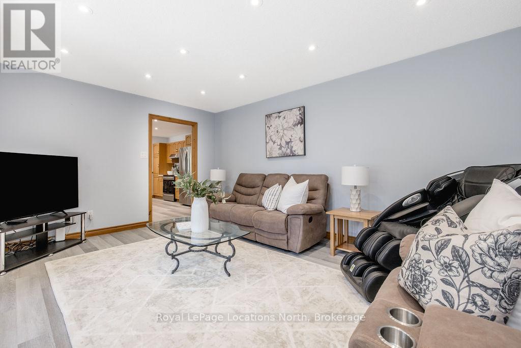 39 Mccague Street, Wasaga Beach, Ontario  L9Z 2E5 - Photo 12 - S13584214