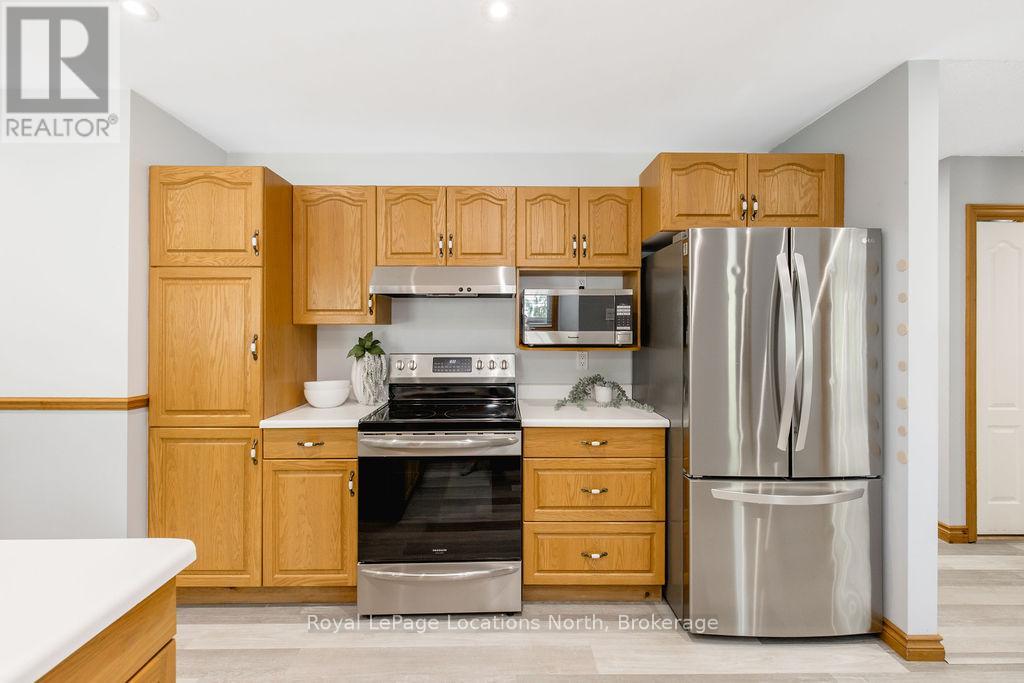 39 Mccague Street, Wasaga Beach, Ontario  L9Z 2E5 - Photo 7 - S13584214