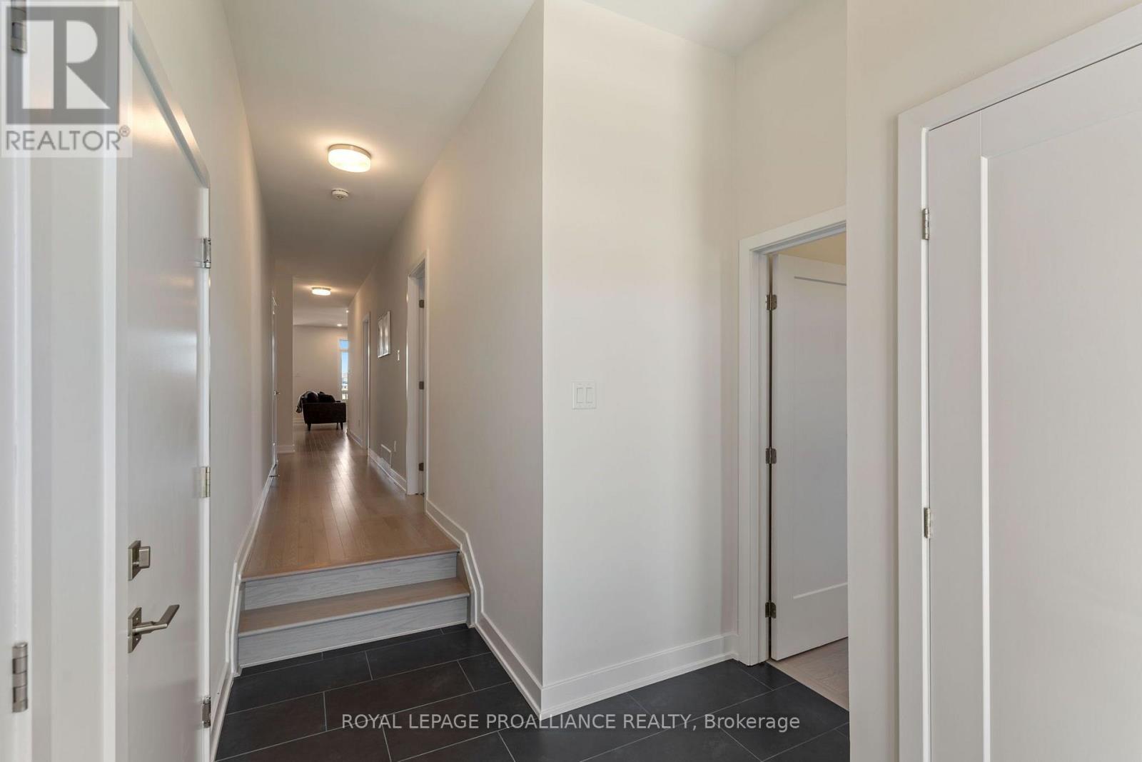1039 Moore Street, Brockville, Ontario K6V 0H1 - Photo 5 - X13649764