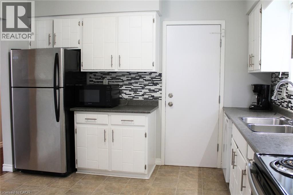 11 Wordsworth Place Unit# Upper, Kitchener, Ontario  N2B 3K6 - Photo 3 - 40852880