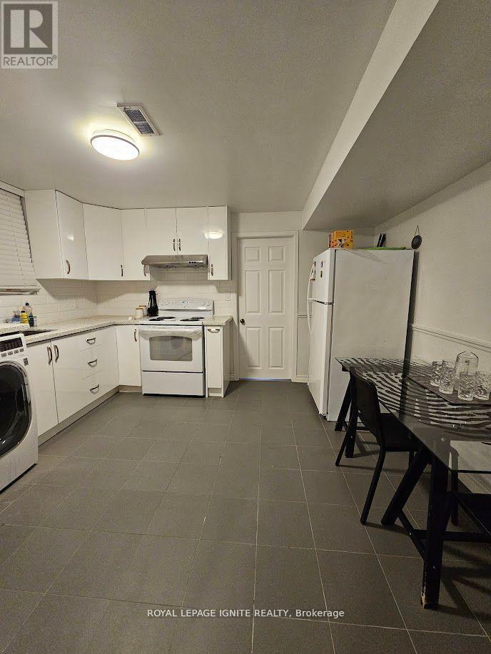 Bsmt - 29 Wyndcliff Crescent, Toronto, Ontario  M4A 2J9 - Photo 14 - C13649584