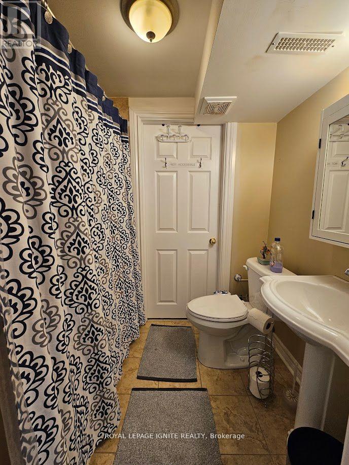 Bsmt - 29 Wyndcliff Crescent, Toronto, Ontario  M4A 2J9 - Photo 9 - C13649584
