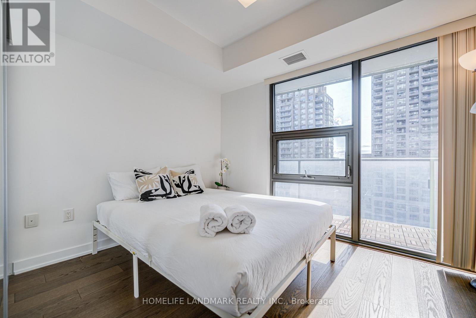 1106 - 11 Wellesley Street W, Toronto, Ontario  M4Y 0G4 - Photo 24 - C13649588