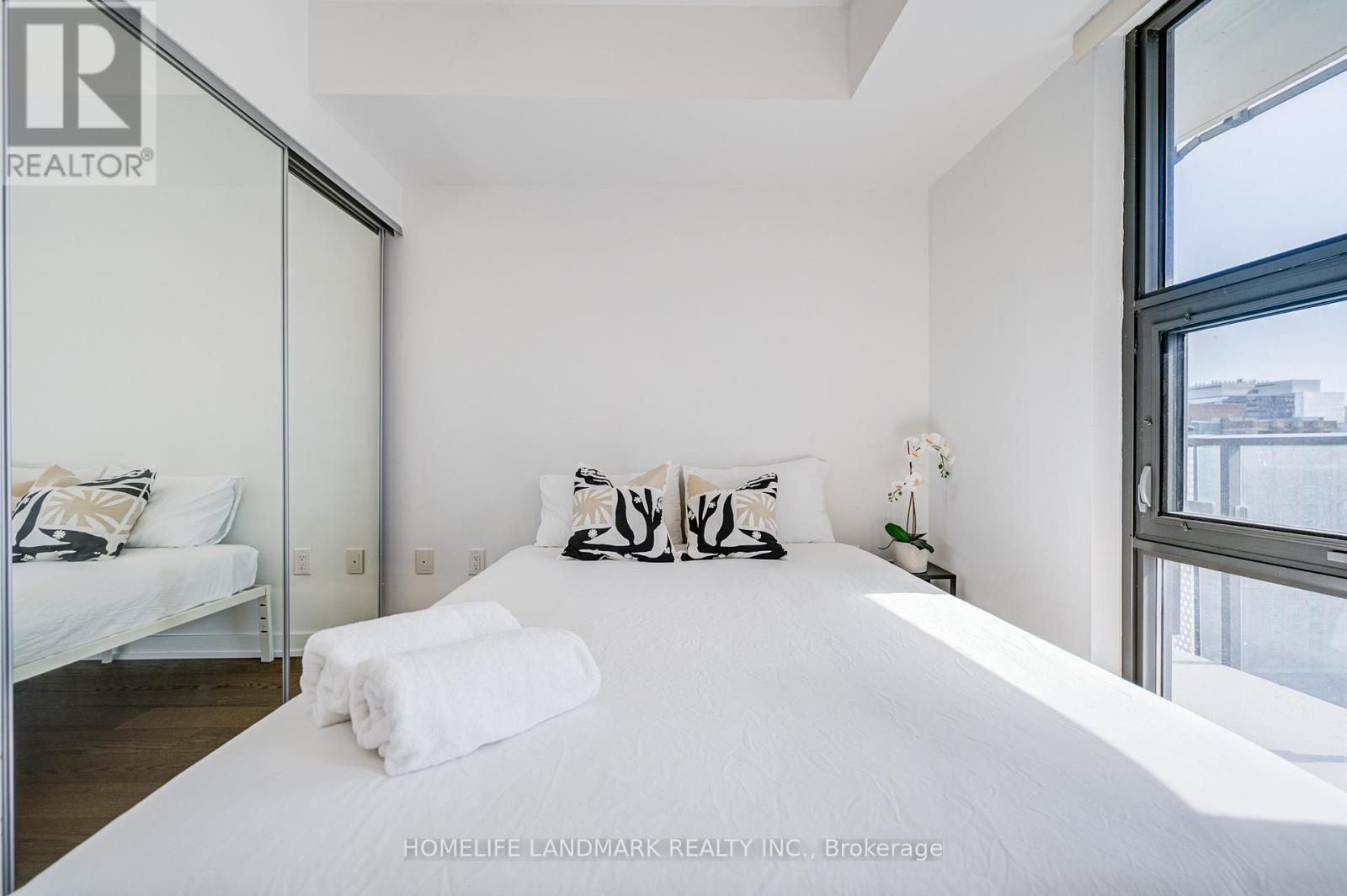 1106 - 11 Wellesley Street W, Toronto, Ontario  M4Y 0G4 - Photo 25 - C13649588