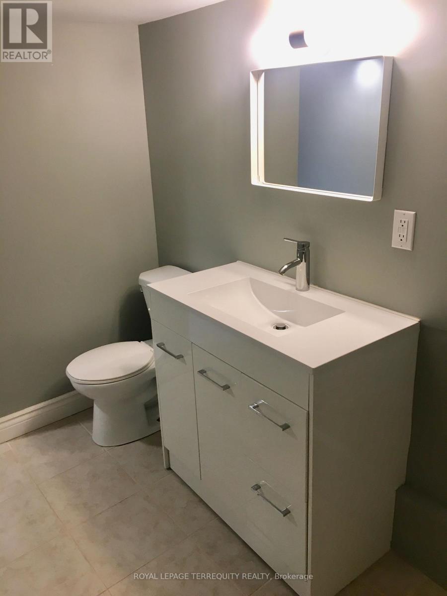 Lower Unit - 305 Margueretta Street, Toronto, Ontario  M6H 3S4 - Photo 11 - C13649720