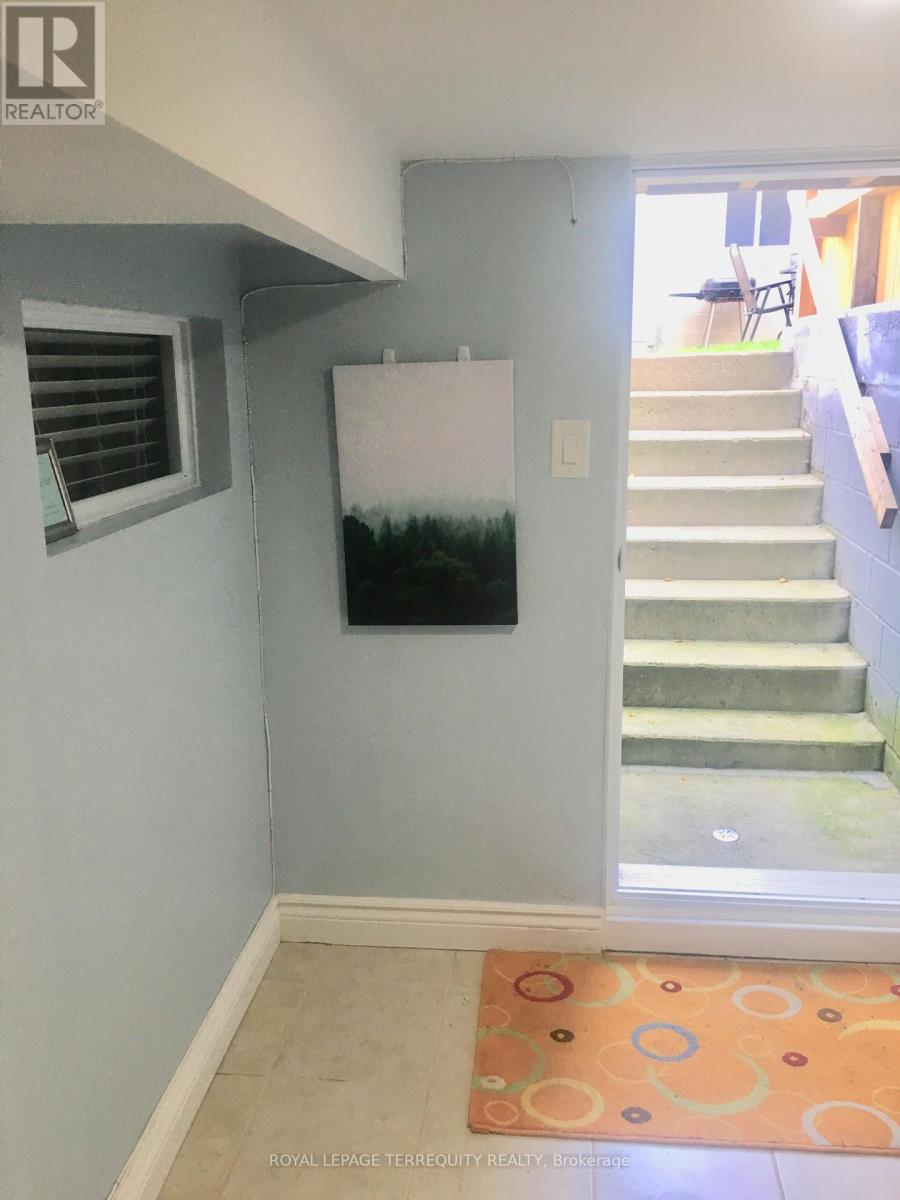 Lower Unit - 305 Margueretta Street, Toronto, Ontario  M6H 3S4 - Photo 3 - C13649720