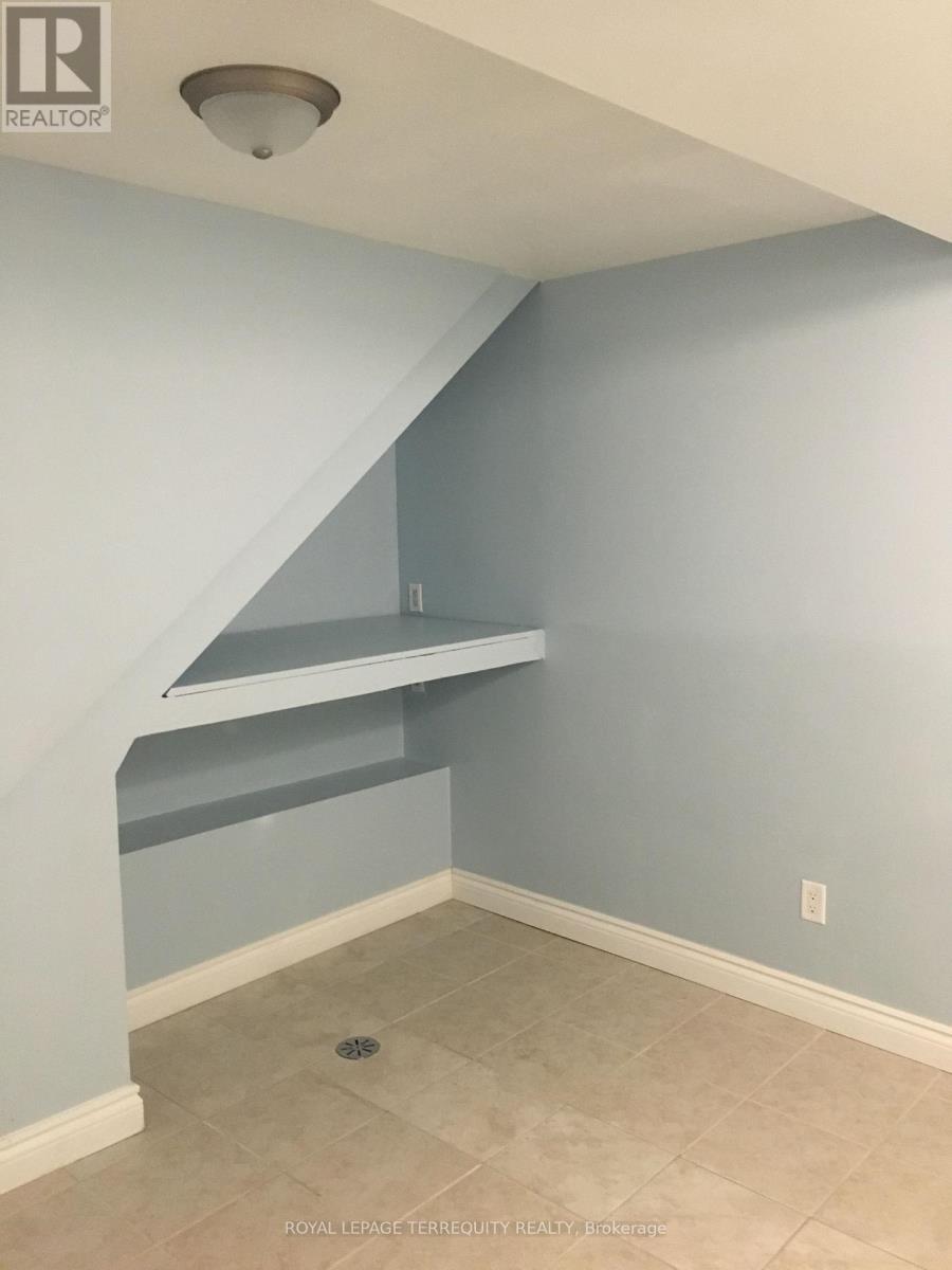 Lower Unit - 305 Margueretta Street, Toronto, Ontario  M6H 3S4 - Photo 6 - C13649720
