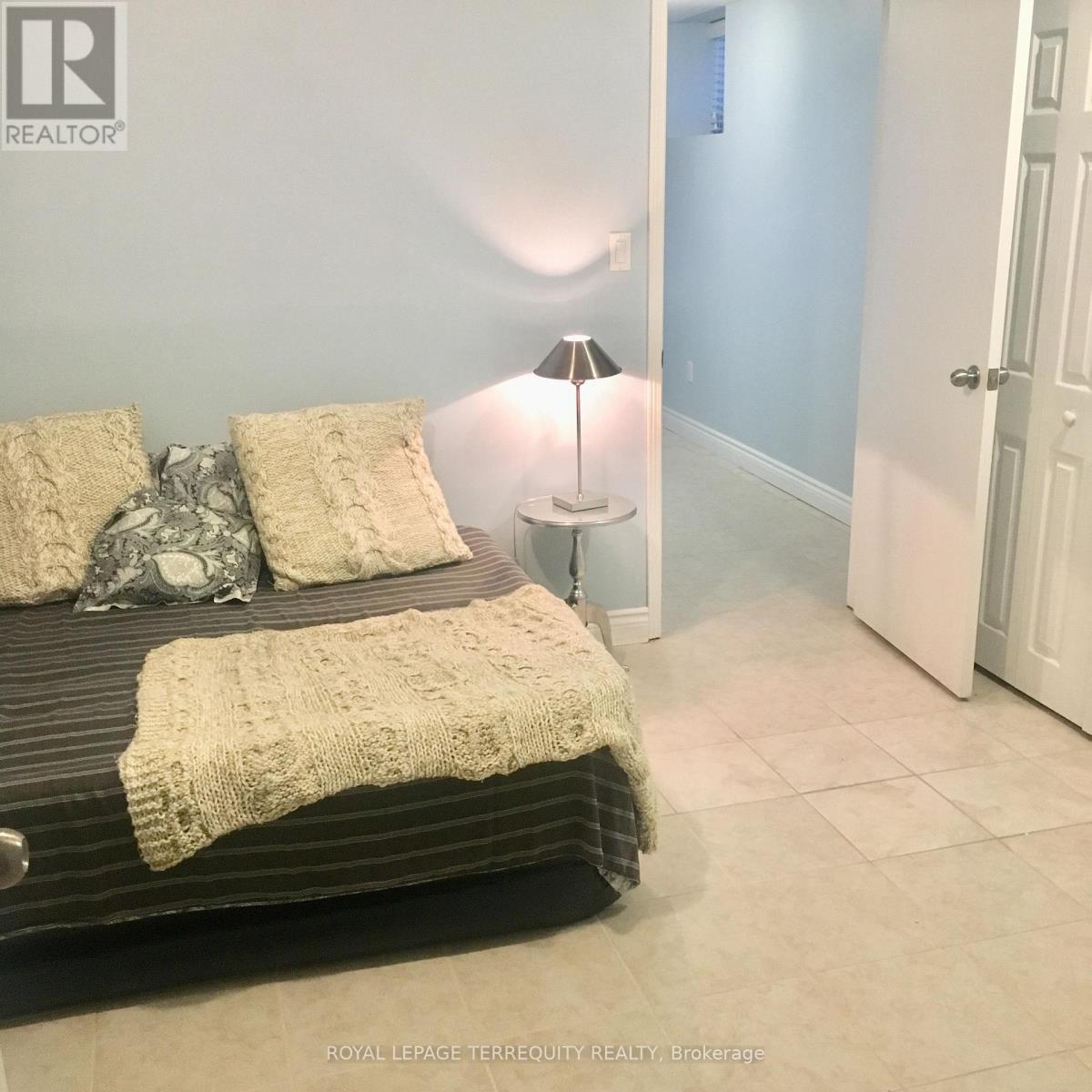 Lower Unit - 305 Margueretta Street, Toronto, Ontario  M6H 3S4 - Photo 8 - C13649720