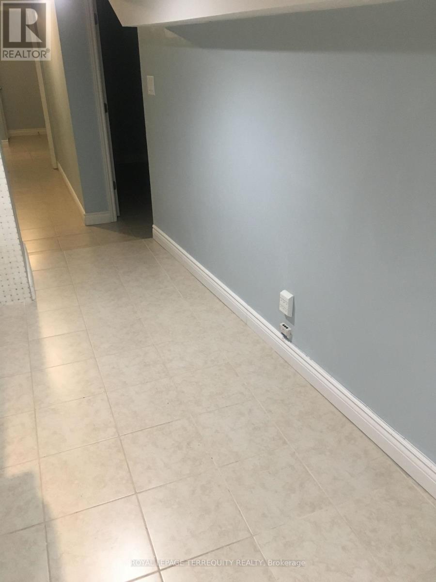 Lower Unit - 305 Margueretta Street, Toronto, Ontario  M6H 3S4 - Photo 9 - C13649720