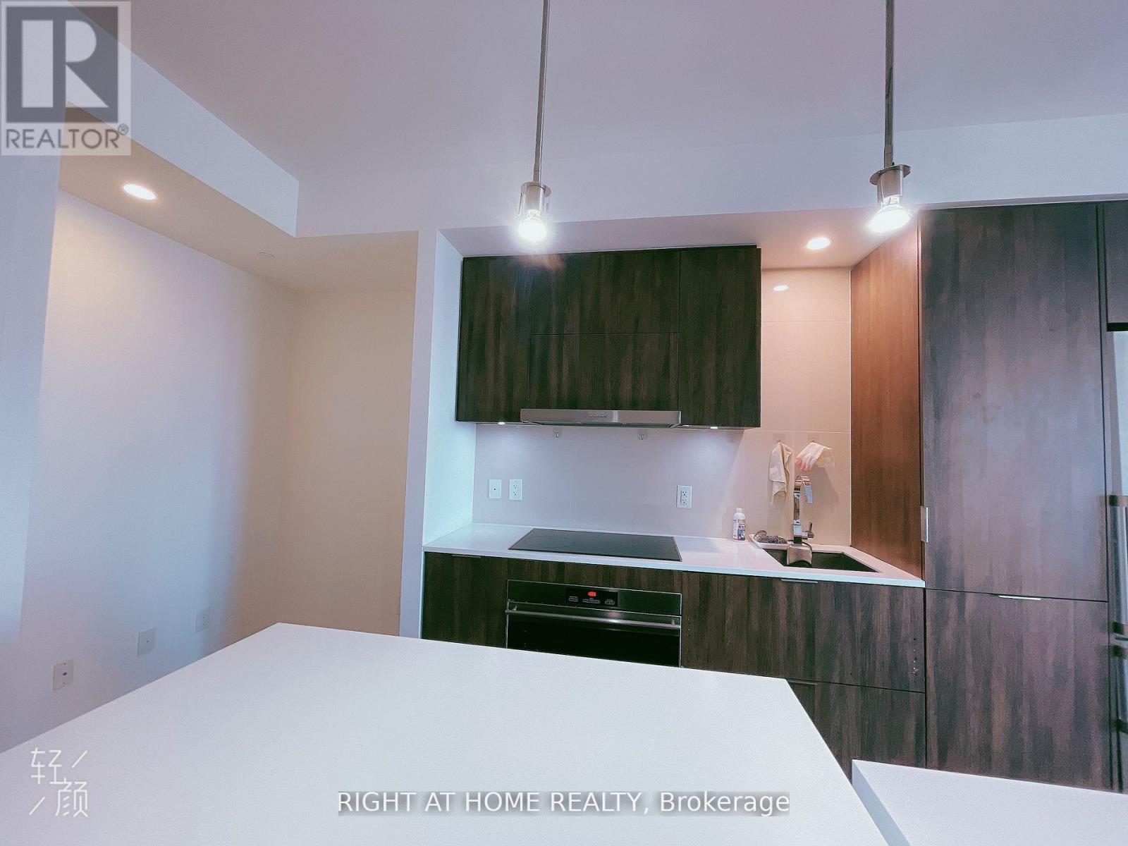 2912 - 1 Bloor Street E, Toronto, Ontario  M4W 0A8 - Photo 2 - C13649780