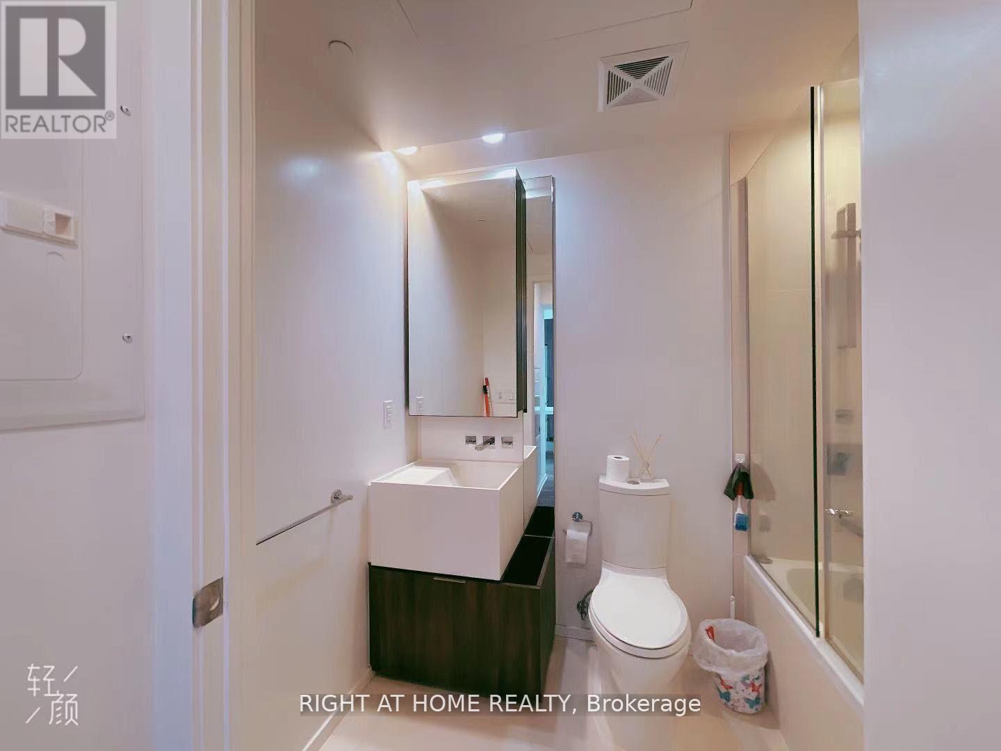 2912 - 1 Bloor Street E, Toronto, Ontario  M4W 0A8 - Photo 5 - C13649780