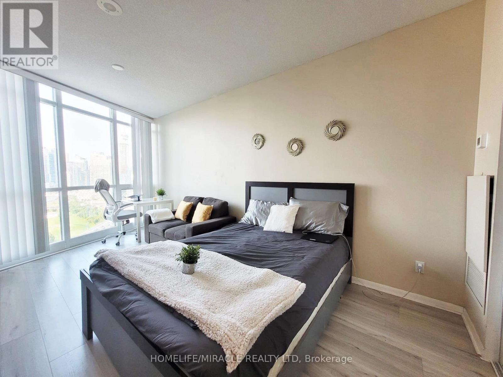 2310 - 231 Fort York Boulevard, Toronto, Ontario  M5V 1B1 - Photo 10 - C13649820