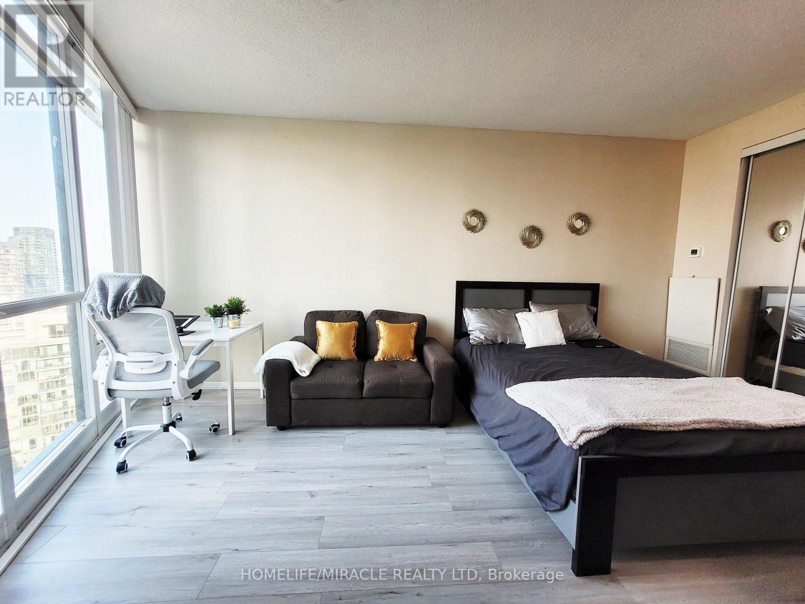2310 - 231 Fort York Boulevard, Toronto, Ontario  M5V 1B1 - Photo 12 - C13649820
