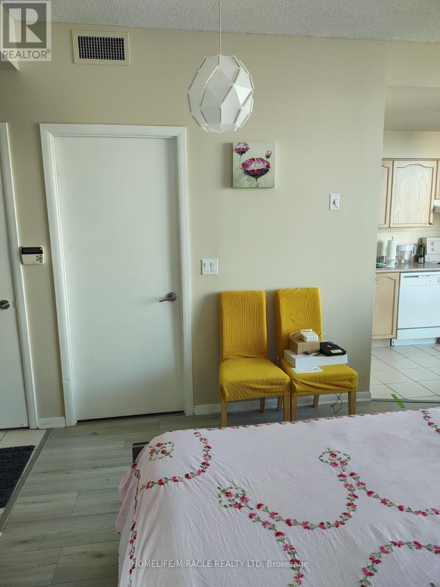 2310 - 231 Fort York Boulevard, Toronto, Ontario  M5V 1B1 - Photo 7 - C13649820