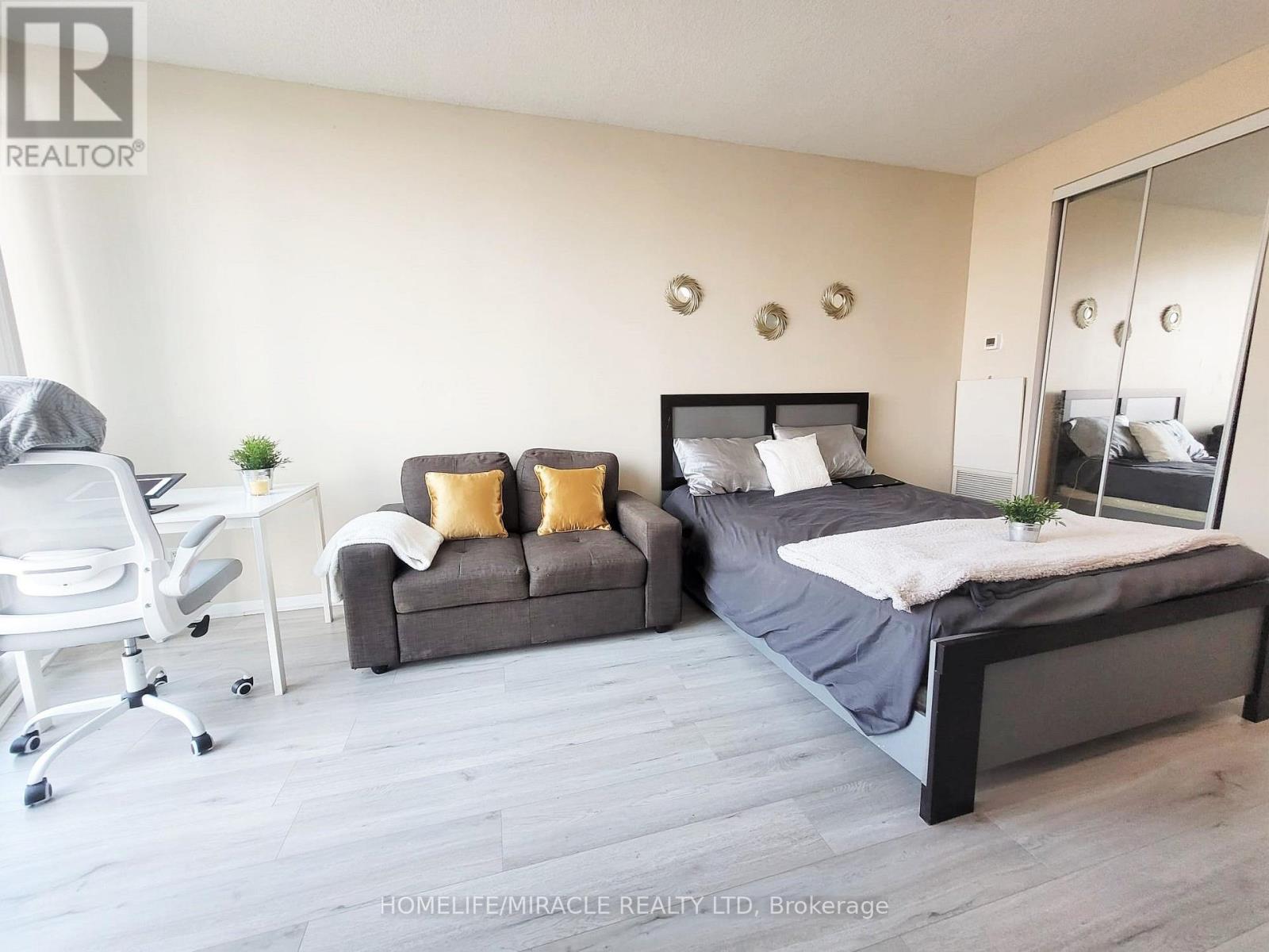 2310 - 231 Fort York Boulevard, Toronto, Ontario  M5V 1B1 - Photo 9 - C13649820