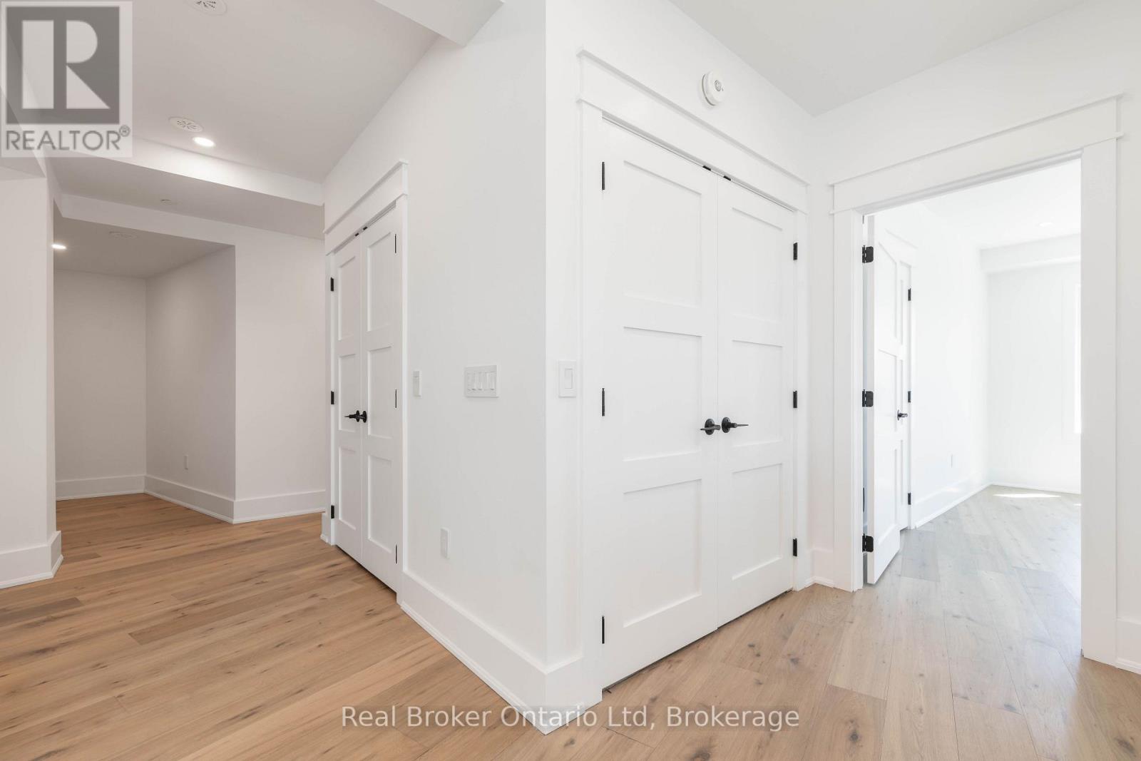 701 - 80 9TH STREET E