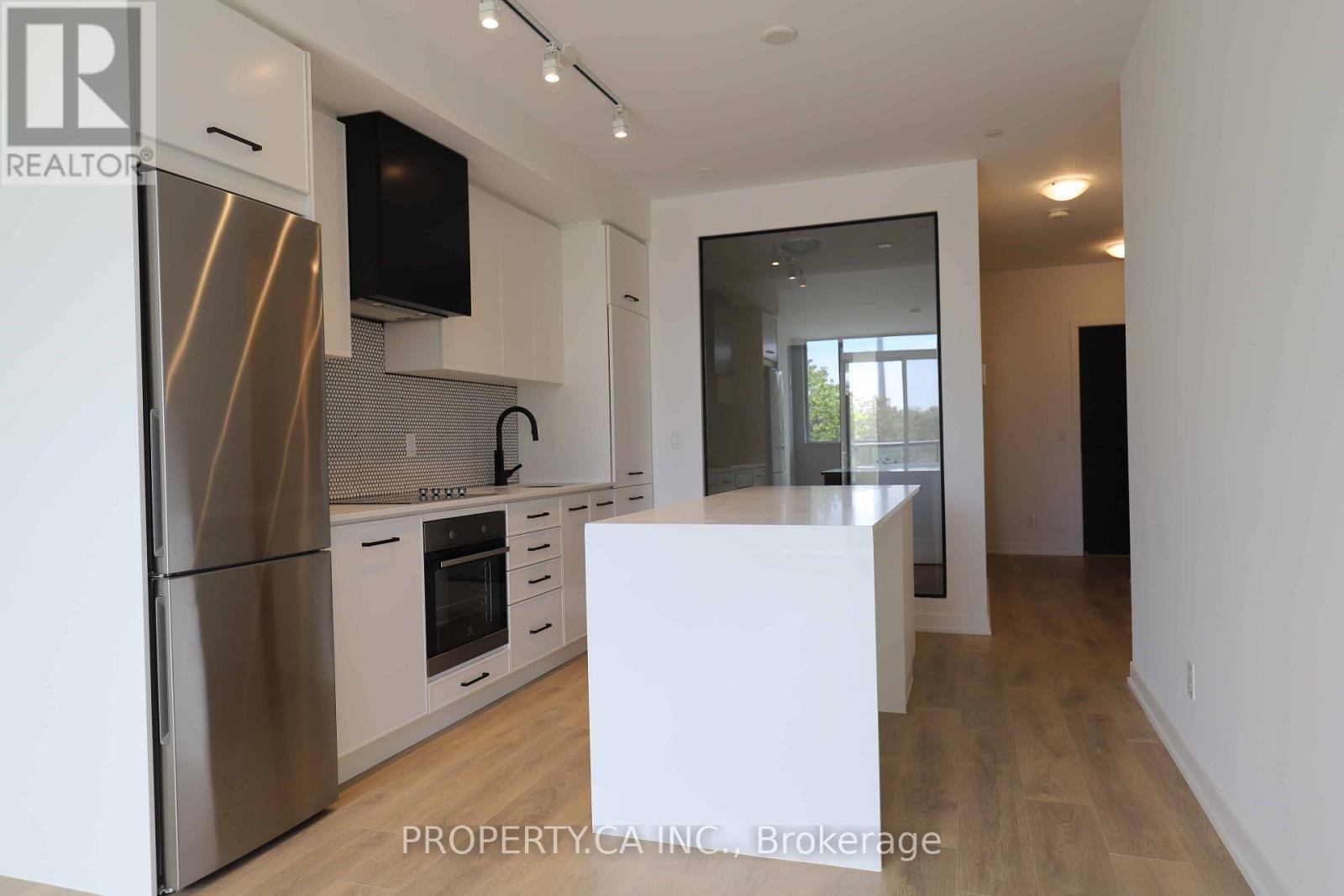 410 - 899 Queen Street E, Toronto, Ontario  M4M 0C8 - Photo 1 - E13649666