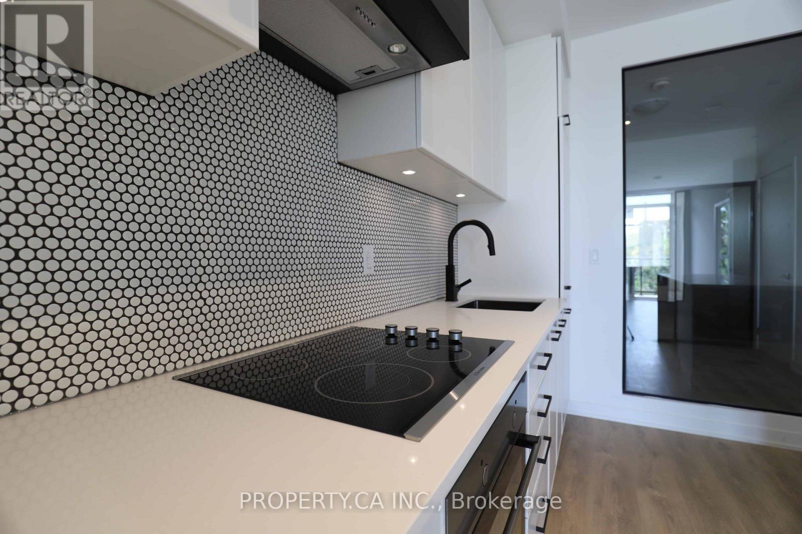 410 - 899 Queen Street E, Toronto, Ontario  M4M 0C8 - Photo 2 - E13649666