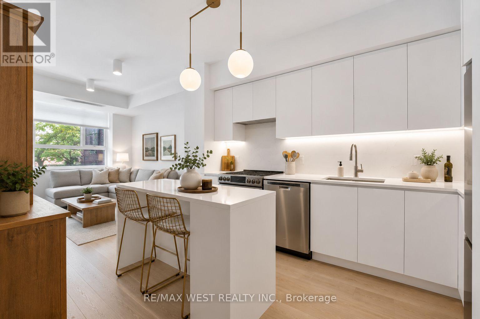 215 - 601 Kingston Road, Toronto, Ontario  M4E 1R3 - Photo 3 - E13649680