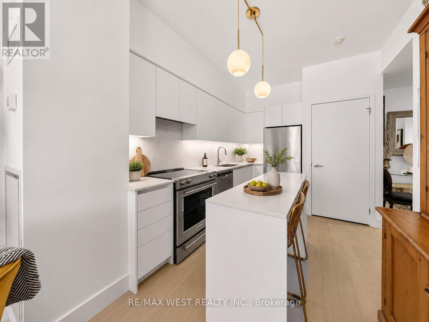 215 - 601 Kingston Road, Toronto, Ontario  M4E 1R3 - Photo 4 - E13649680