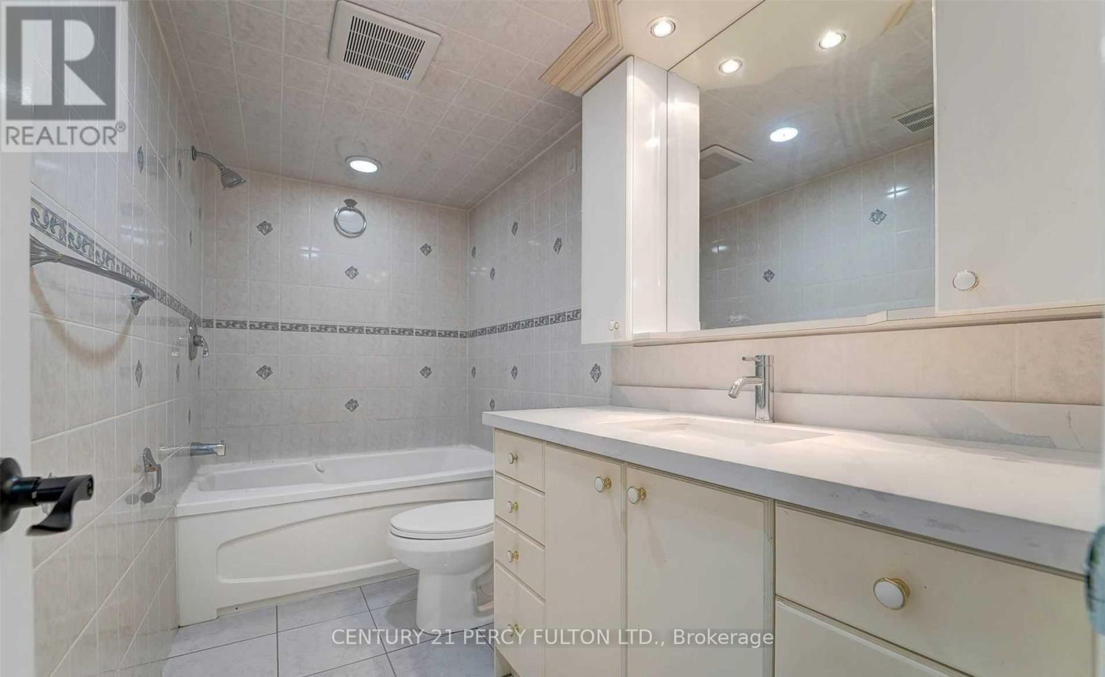 2034 Shay Drive, Pickering, Ontario  L1X 1X9 - Photo 15 - E13649854