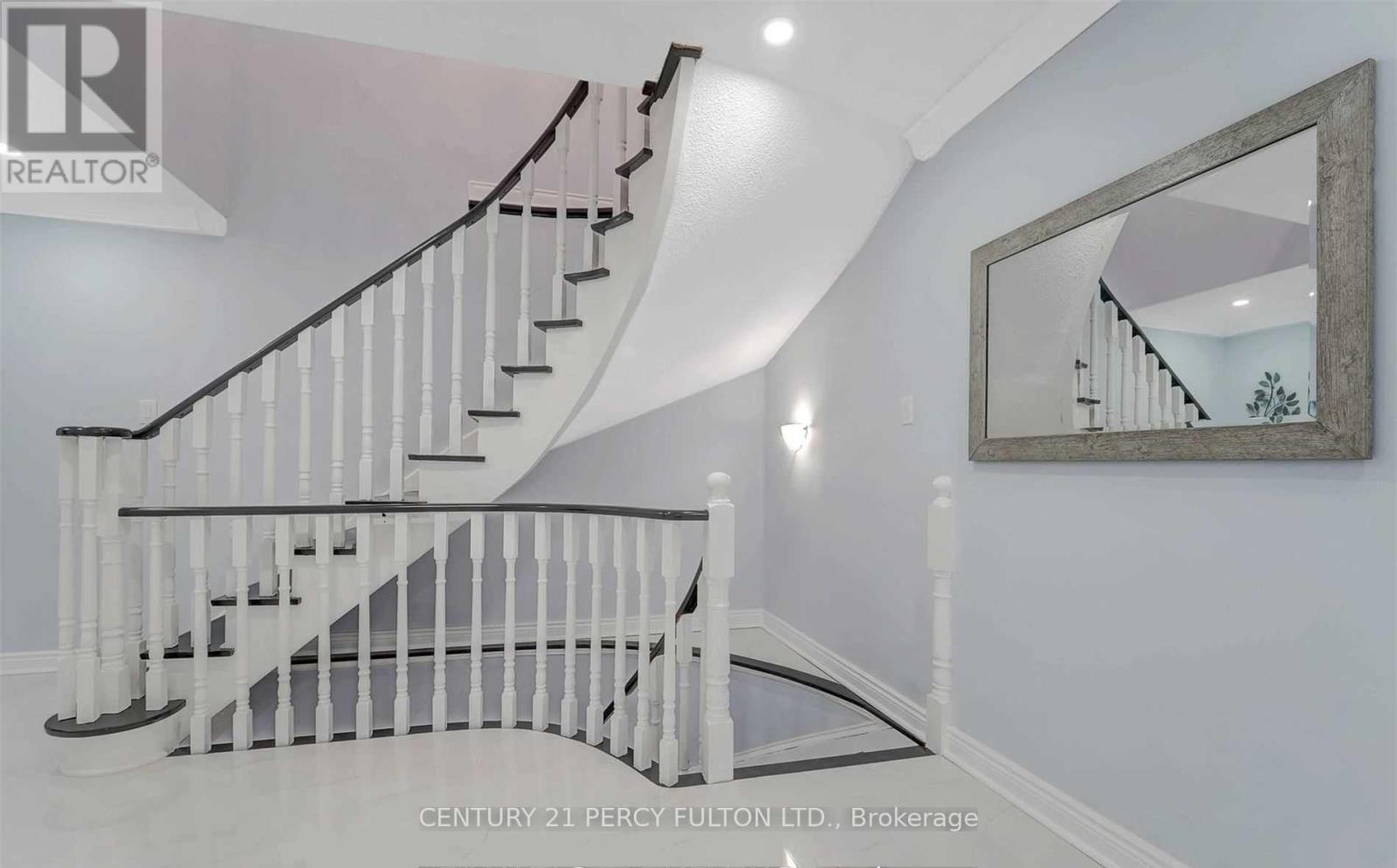 2034 Shay Drive, Pickering, Ontario  L1X 1X9 - Photo 4 - E13649854