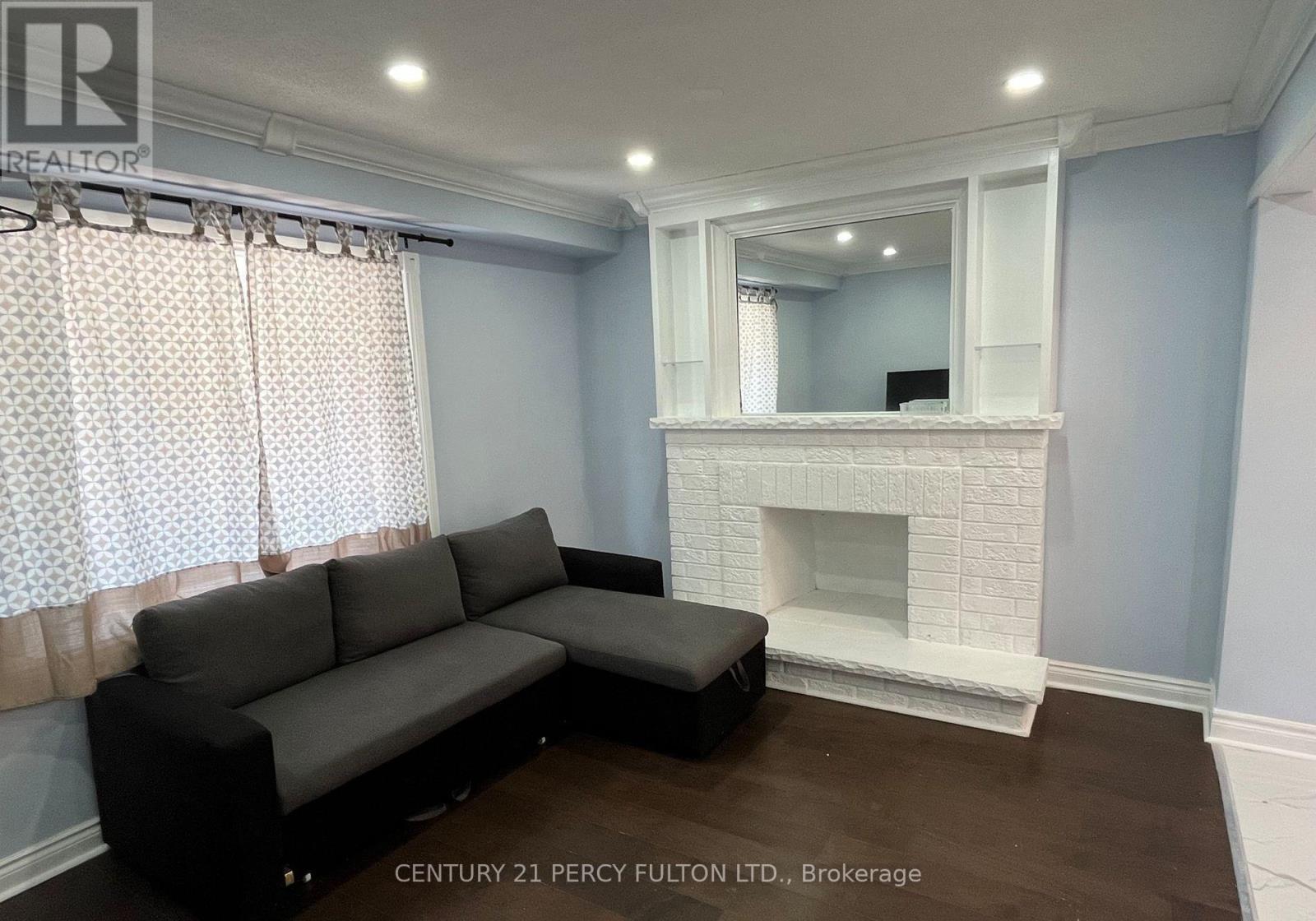 2034 Shay Drive, Pickering, Ontario  L1X 1X9 - Photo 5 - E13649854
