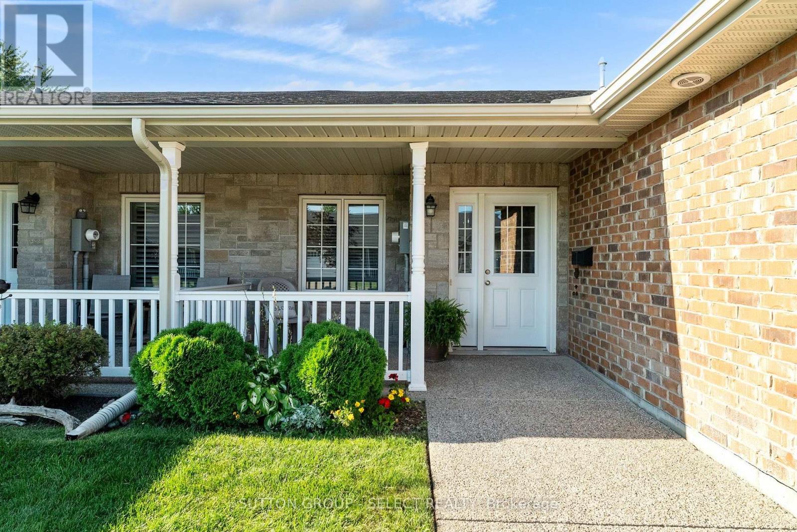 14 Devon Drive, South Huron, Ontario  N0M 1S3 - Photo 3 - X13649606
