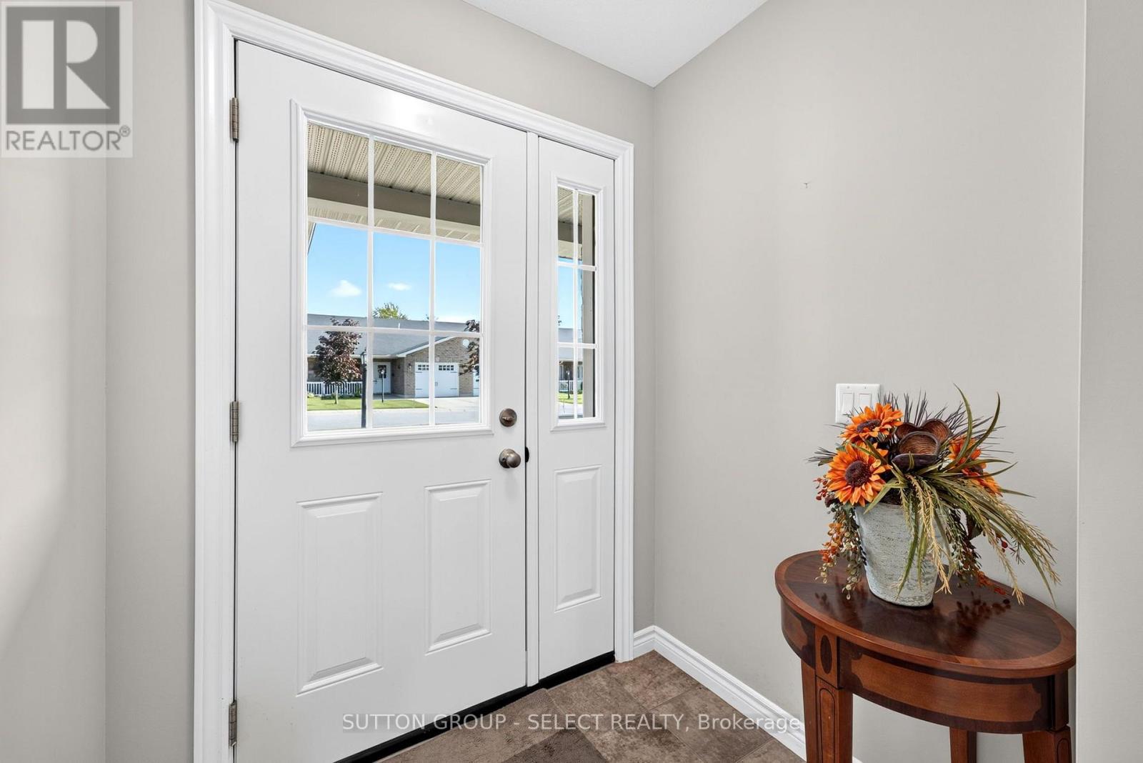 14 Devon Drive, South Huron, Ontario  N0M 1S3 - Photo 6 - X13649606