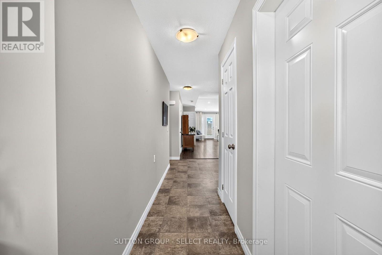 14 Devon Drive, South Huron, Ontario  N0M 1S3 - Photo 8 - X13649606