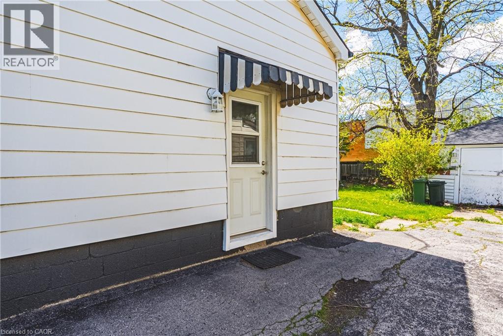 242 East 43rd Street, Hamilton, Ontario  L8T 3C5 - Photo 15 - 40828499